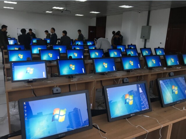 蘇州園區(qū)車管所考試機27臺、學(xué)習(xí)機48臺、排隊叫號系統(tǒng)